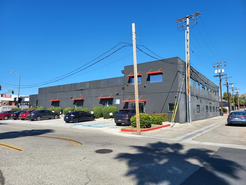 More Photos Of 3000 N Hollywood Way, Burbank Office For Lease