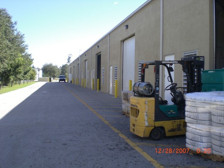 More Photos Of 2050 Commerce Ave, Immokalee Service For Lease