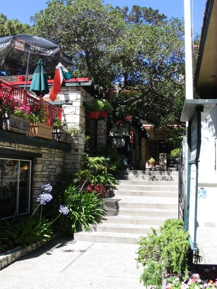 More Photos Of San Carlos St, Carmel Storefront For Lease