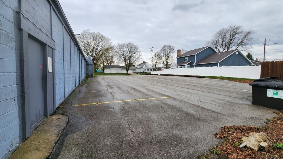 More Photos Of 125 Main St, Huron Bowling Alley For Sale