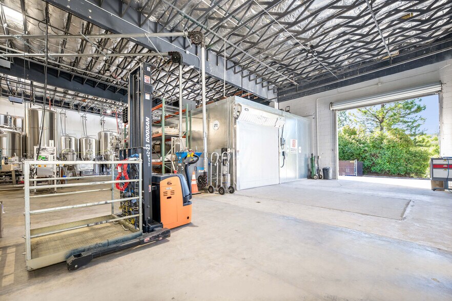 More Photos Of 110 Spring Hill Dr, Grass Valley Manufacturing For Lease