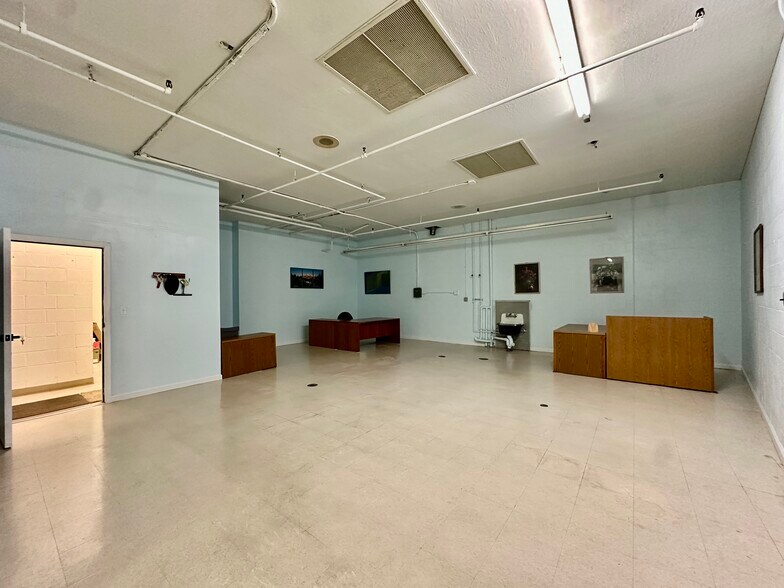More Photos Of 6224 Fresno Ave, Richmond Office For Lease