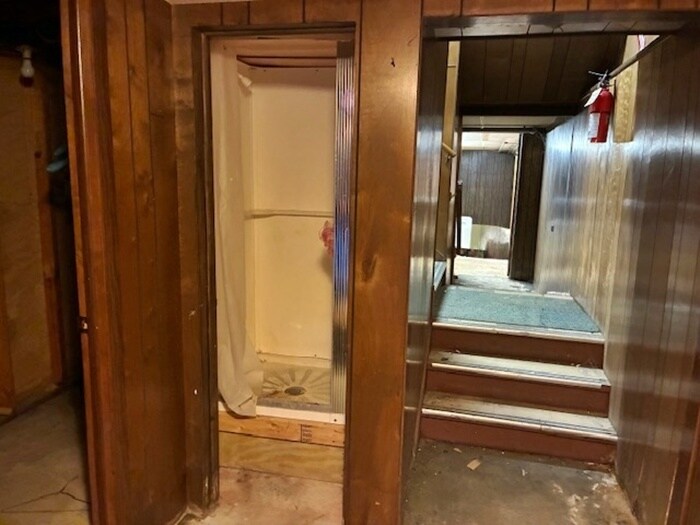 More Photos Of 444 S Central Ave, Marshfield Storefront For Sale