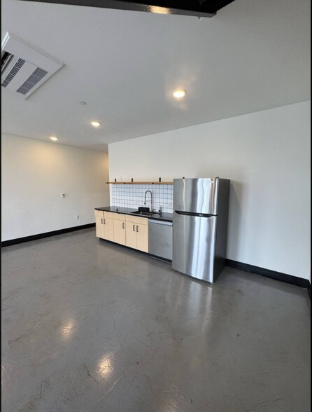 More Photos Of 1601 S Holtzclaw Ave, Chattanooga Office For Sale