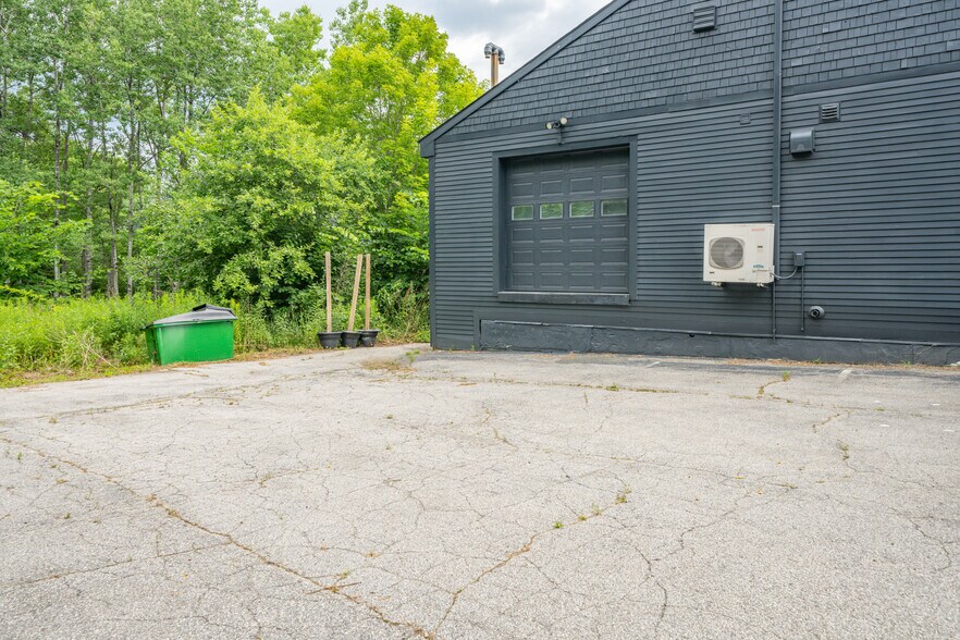 More Photos Of 279 S Main St, Winterport Winery Vineyard For Sale