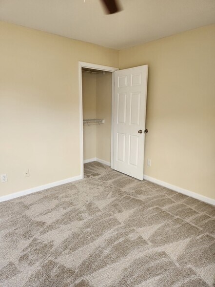 More Photos Of 18 Blossom Ln, Rossville Multifamily For Sale