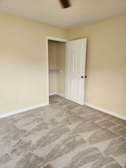 More Photos Of 18 Blossom Ln, Rossville Apartments For Sale