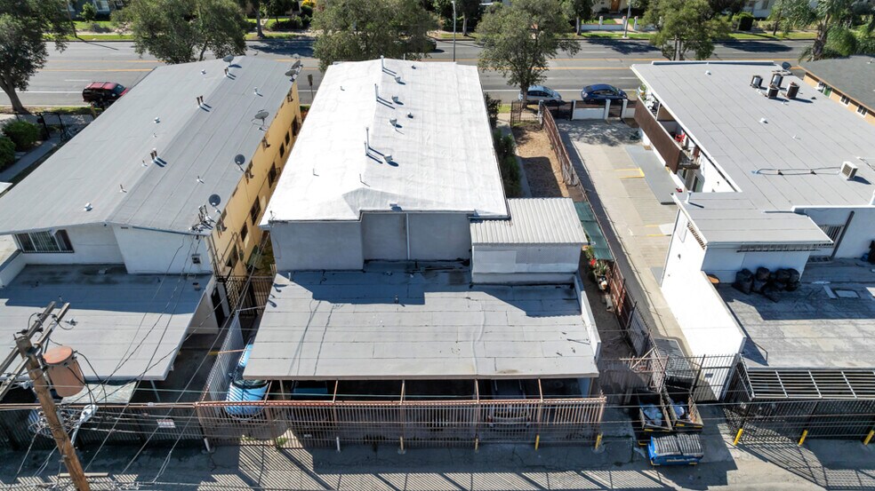 More Photos Of 17945 Roscoe Blvd, Northridge Apartments For Sale