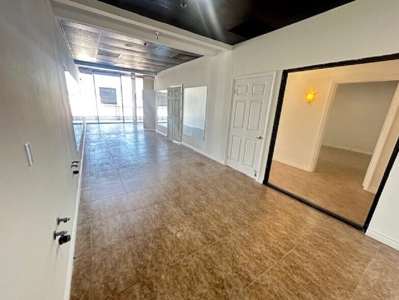 More Photos Of 11870 Santa Monica Blvd, Santa Monica Unknown For Lease