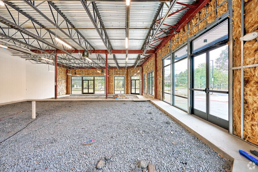 More Photos Of 14119 Travilah Rd, Rockville General Retail For Lease