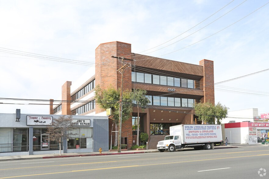 More Photos Of 5567 Reseda Blvd, Tarzana Office For Lease