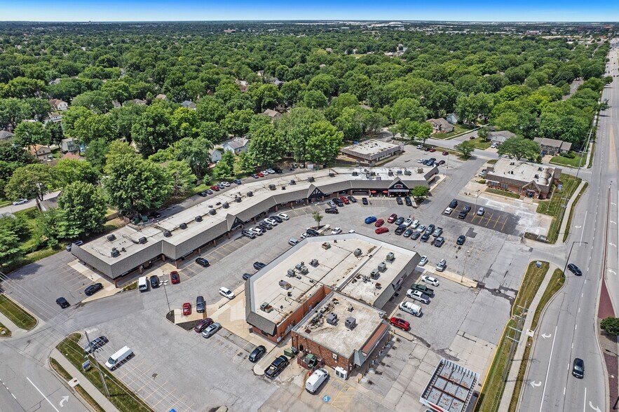 More Photos Of 2103-2149 E 151st St, Olathe Unknown For Lease