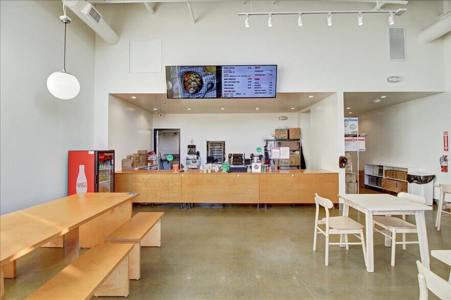 More Photos Of 110 S Fairfax Ave, Los Angeles Office For Lease