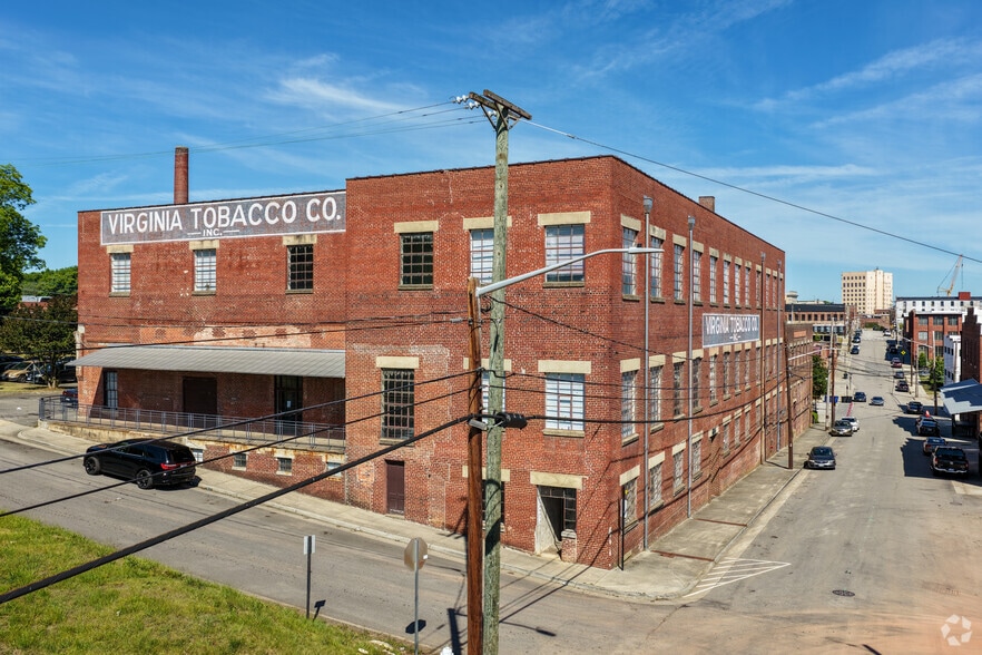 Primary Photo Of 614 Lynn St, Danville Apartments For Lease