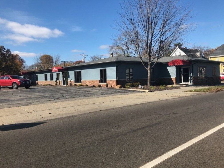 Primary Photo Of 802 N Clinton St, Bloomington Office For Lease