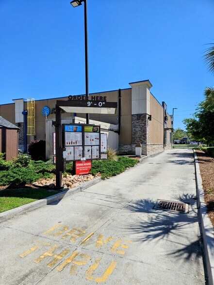 More Photos Of 2240 Veterans Memorial Blvd, Kenner Freestanding For Sale