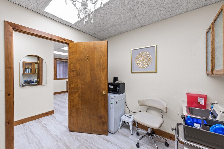 More Photos Of 1297 Burns Way, Kalispell Office For Sale