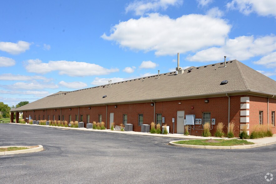 More Photos Of 1300 W Jefferson St, Franklin Office For Sale