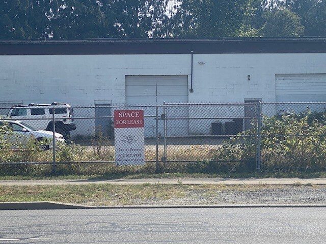 More Photos Of 1967 Queen St, Abbotsford Warehouse For Lease