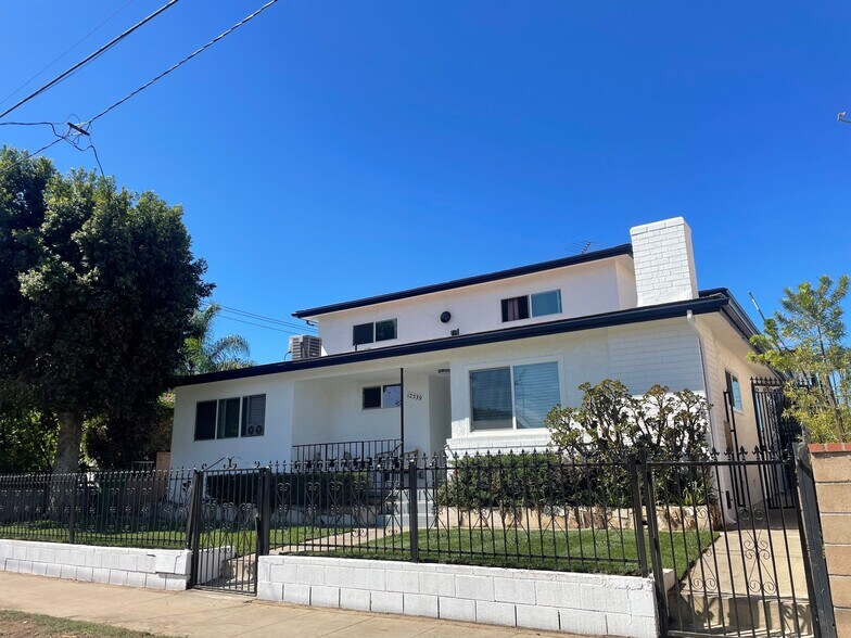 More Photos Of 12539 York Ave, Hawthorne Apartments For Sale