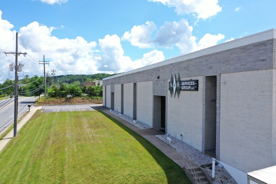 More Photos Of 221 Cockeysville Rd, Cockeysville Warehouse For Lease