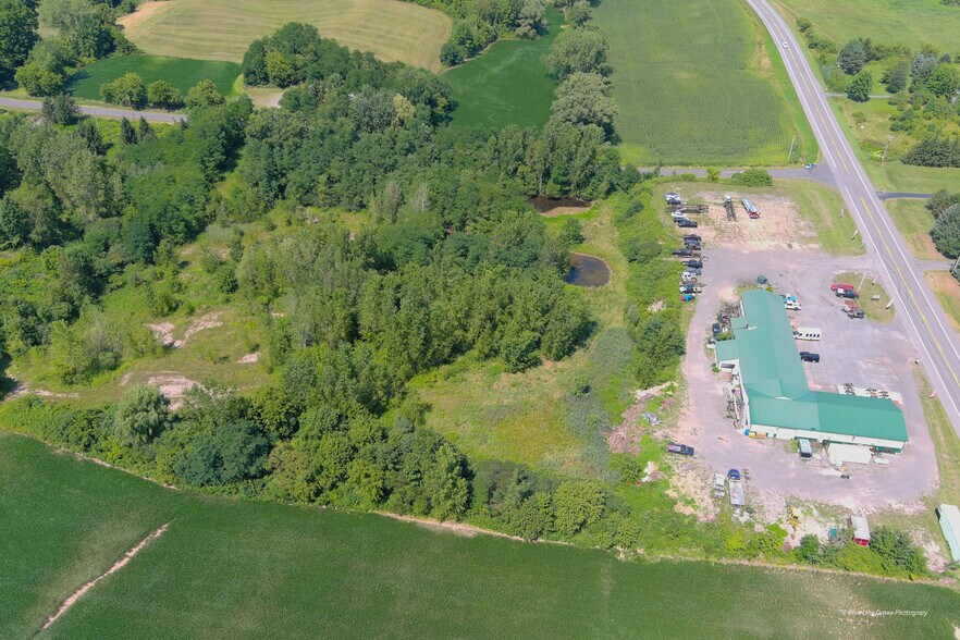 More Photos Of 10277 State Route 34, Weedsport Service For Lease
