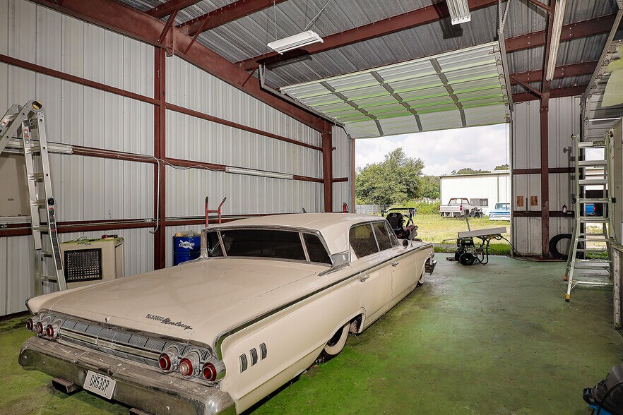 More Photos Of 23210 FM 1485, New Caney Service For Sale