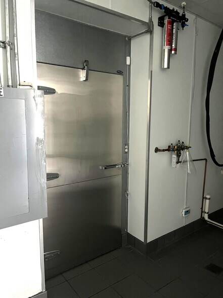 More Photos Of 6033 Campbell Rd, Dallas Fast Food For Lease