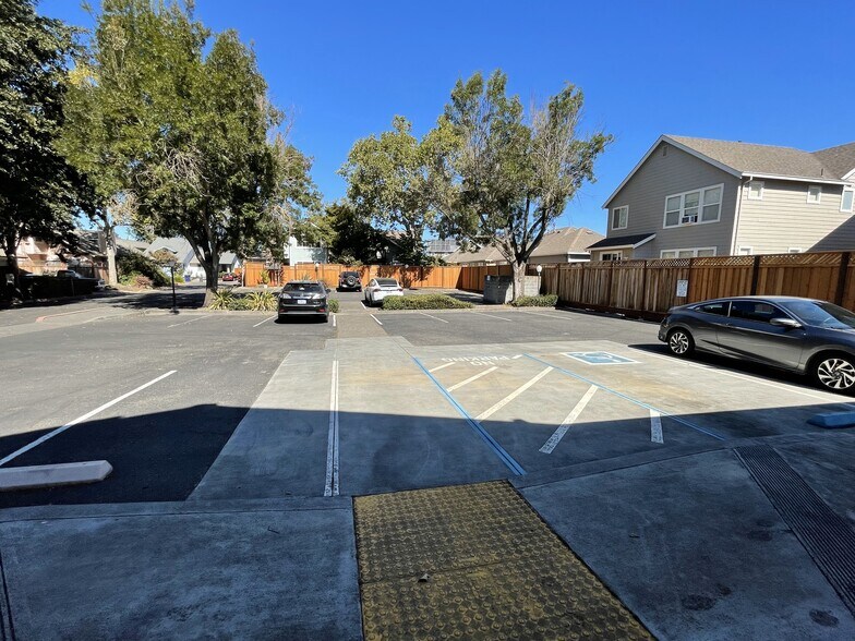 More Photos Of 525 E Cotati Ave, Cotati Office For Sale