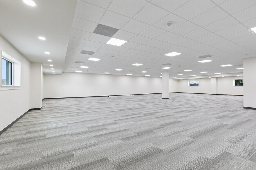 More Photos Of 8411 Parc Pl, Chalmette Office For Sale