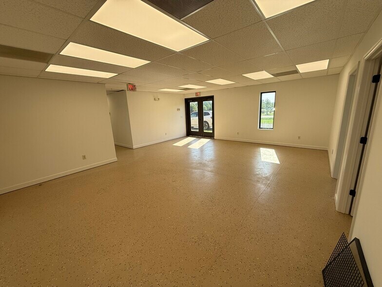 More Photos Of 479 Springdale Rd E, Rock Hill Warehouse For Lease