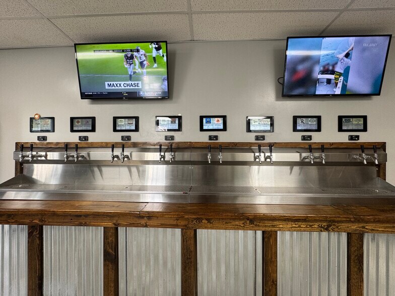 More Photos Of 18 N 4th St, Gosport Storefront Retail Office For Sale