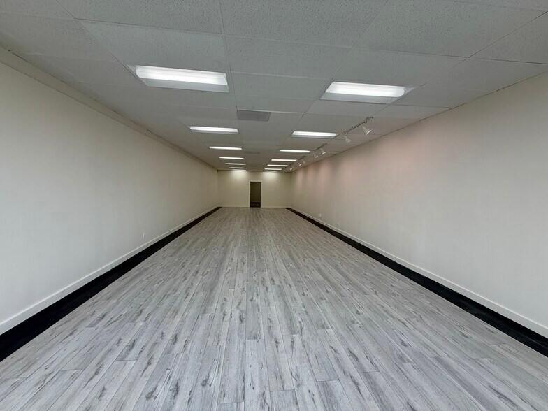 More Photos Of 14514-14516 Ventura Blvd, Sherman Oaks Storefront For Lease