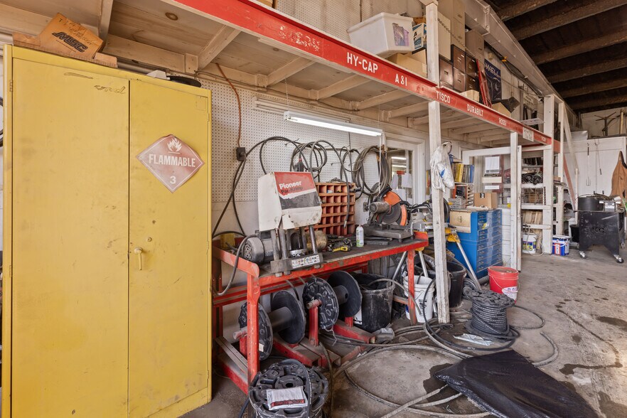More Photos Of 60 US-54 Hwy, El Dorado Springs General Retail For Sale