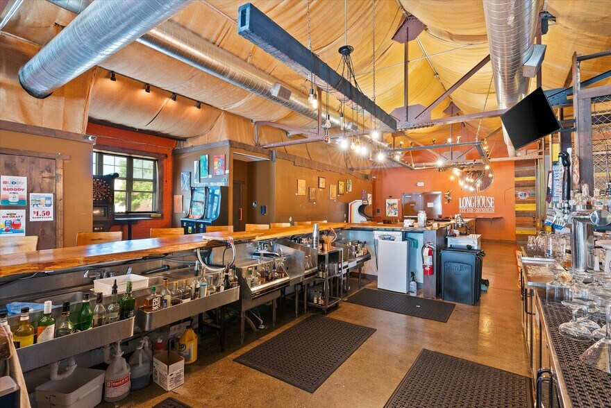 More Photos Of 1133 Indiana Ave, Sheboygan Storefront Retail Office For Lease