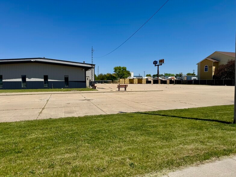 More Photos Of 200 W Stevenson Rd, Ottawa Land For Lease