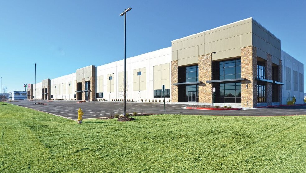 More Photos Of 411 N Goad Springs Rd, Lowell Warehouse For Lease