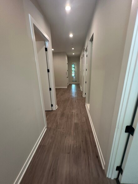 More Photos Of 6110 McFarland Station Dr, Alpharetta Medical For Lease