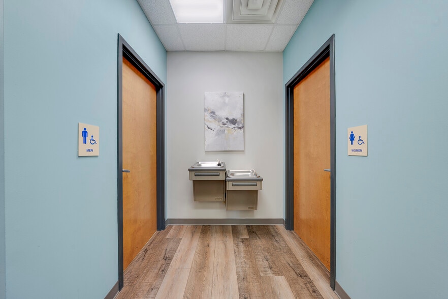 More Photos Of 2317 Mt Olive rd, Mount Olive Office For Lease