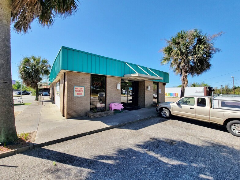More Photos Of 530 Devine St, Columbia Restaurant For Sale