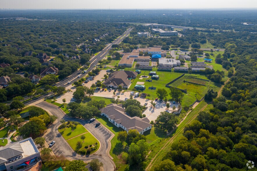 More Photos Of 5915 La Crosse Ave, Austin Medical For Sale