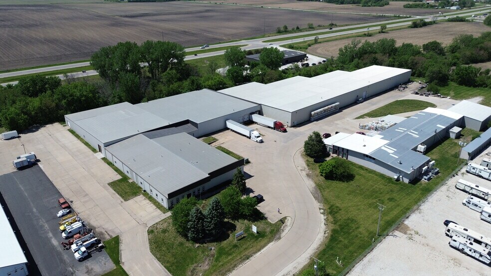 More Photos Of 26378 289th Pl, Adel Manufacturing For Lease