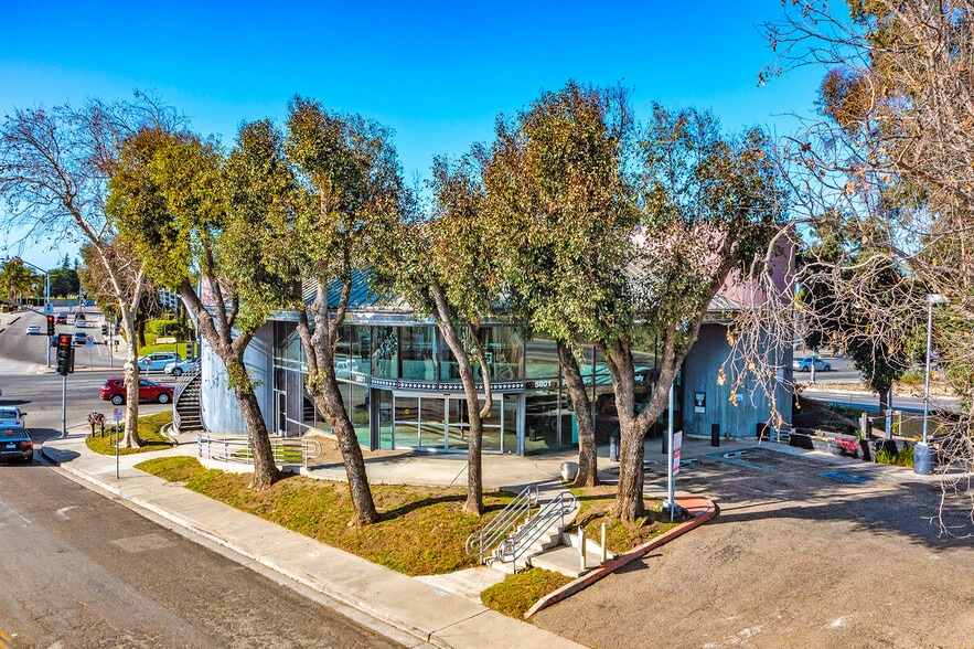 More Photos Of 5801 Valentine Rd, Ventura Freestanding For Lease