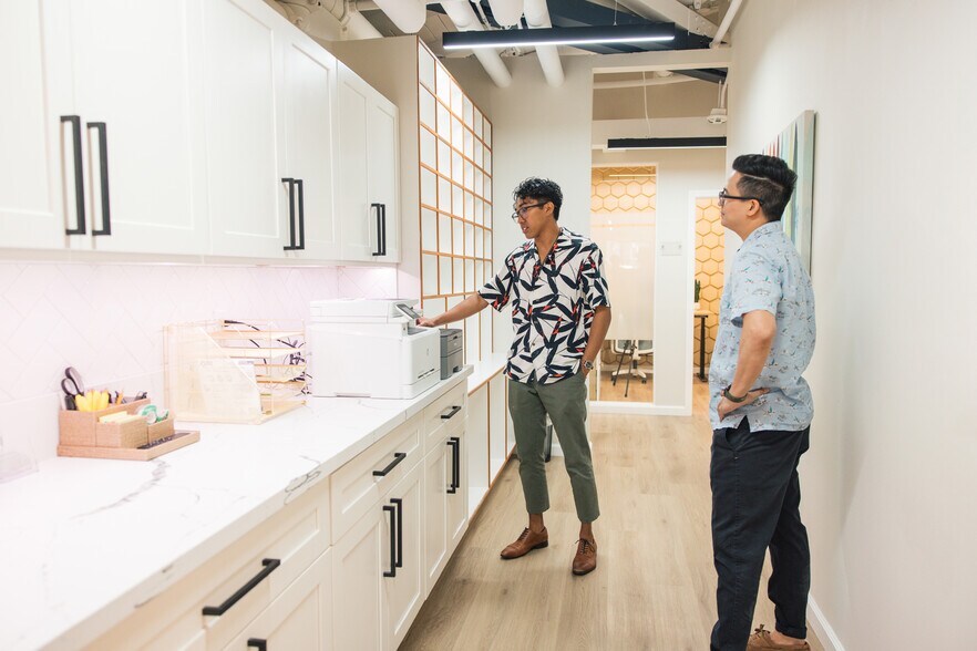 More Photos Of 444 Hobron Ln, Honolulu Coworking Space