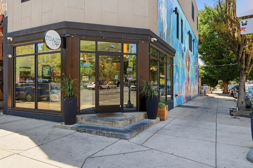 More Photos Of 500 S 52nd St, Philadelphia Storefront Retail Residential For Sale