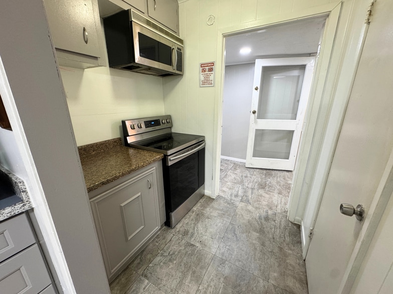 More Photos Of 1922 Dallas St, Pasadena Religious Facility For Sale