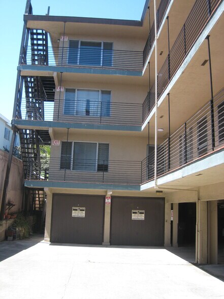 More Photos Of 407 Vernon St, Oakland Apartments For Sale
