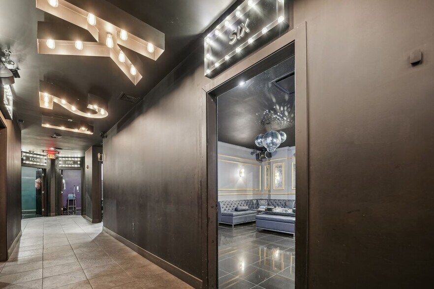 More Photos Of 400 Bergen Blvd, Palisades Park General Retail For Lease