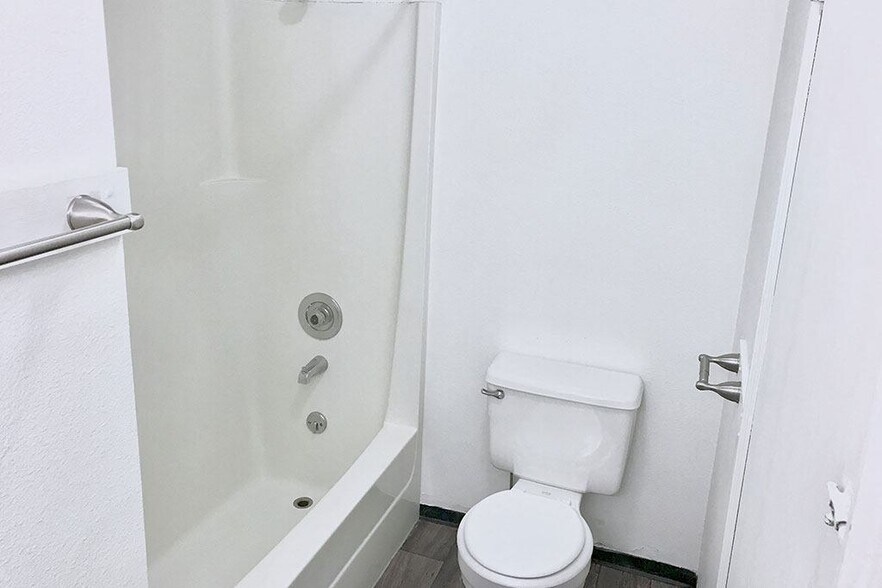 More Photos Of 701-711 E Pike St, Seattle Apartments For Sale