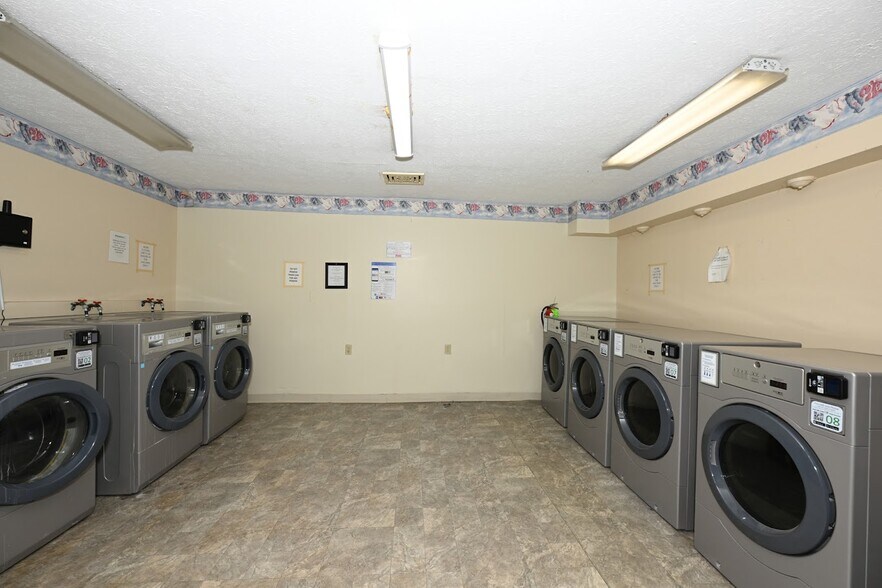 More Photos Of 5 E Wallace Ave, New Castle Apartments For Sale